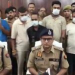 इसमें फोटो से जुड़ी मुख्य बात या खबर की हेडलाइन लिख दे (जैसे- सहारनपुर में 20 रुपये के नकली सिक्के बनाने वाला गैंग पकड़ा गया)। गूगल इसी से समझता है कि फोटो किस बारे में है।